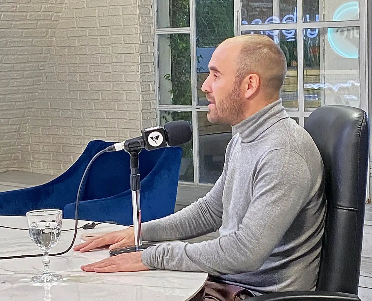 Durante una entrevista, Martín Guzmán destacó la recuperación salarial.