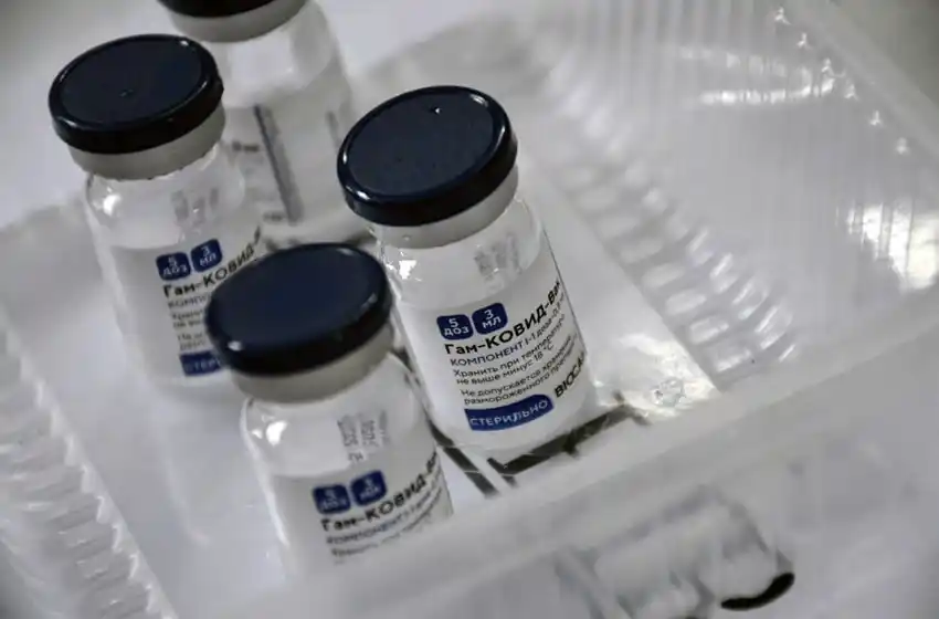 Sale de Ezeiza el segundo vuelo a Moscú para traer más dosis de la vacuna rusa