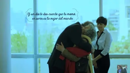 Cristina publicó un video en Facebook para saludar a las madres en su día 