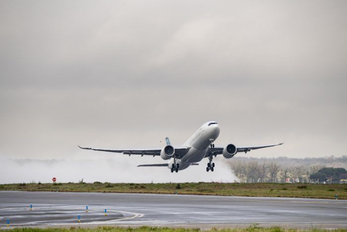 6 toneladas más de capacidad: La nueva variante del A330neo realiza su primer vuelo