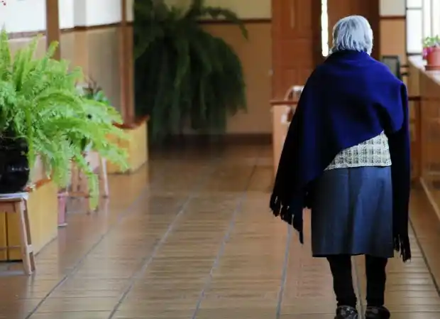 "Es por ellos": Voluntarios de los clubes rotarios trabajan para recuperar y mejorar el Hogar de Ancianos