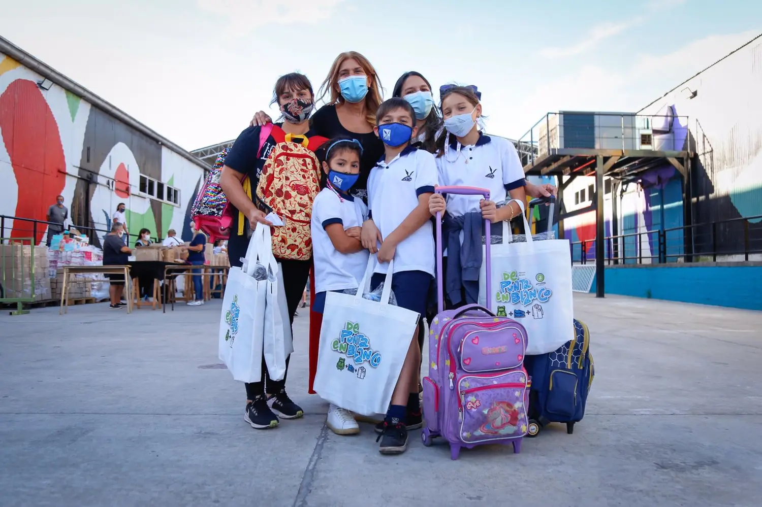 Más de 2200 alumnos de Avellaneda recibieron sus kits escolares