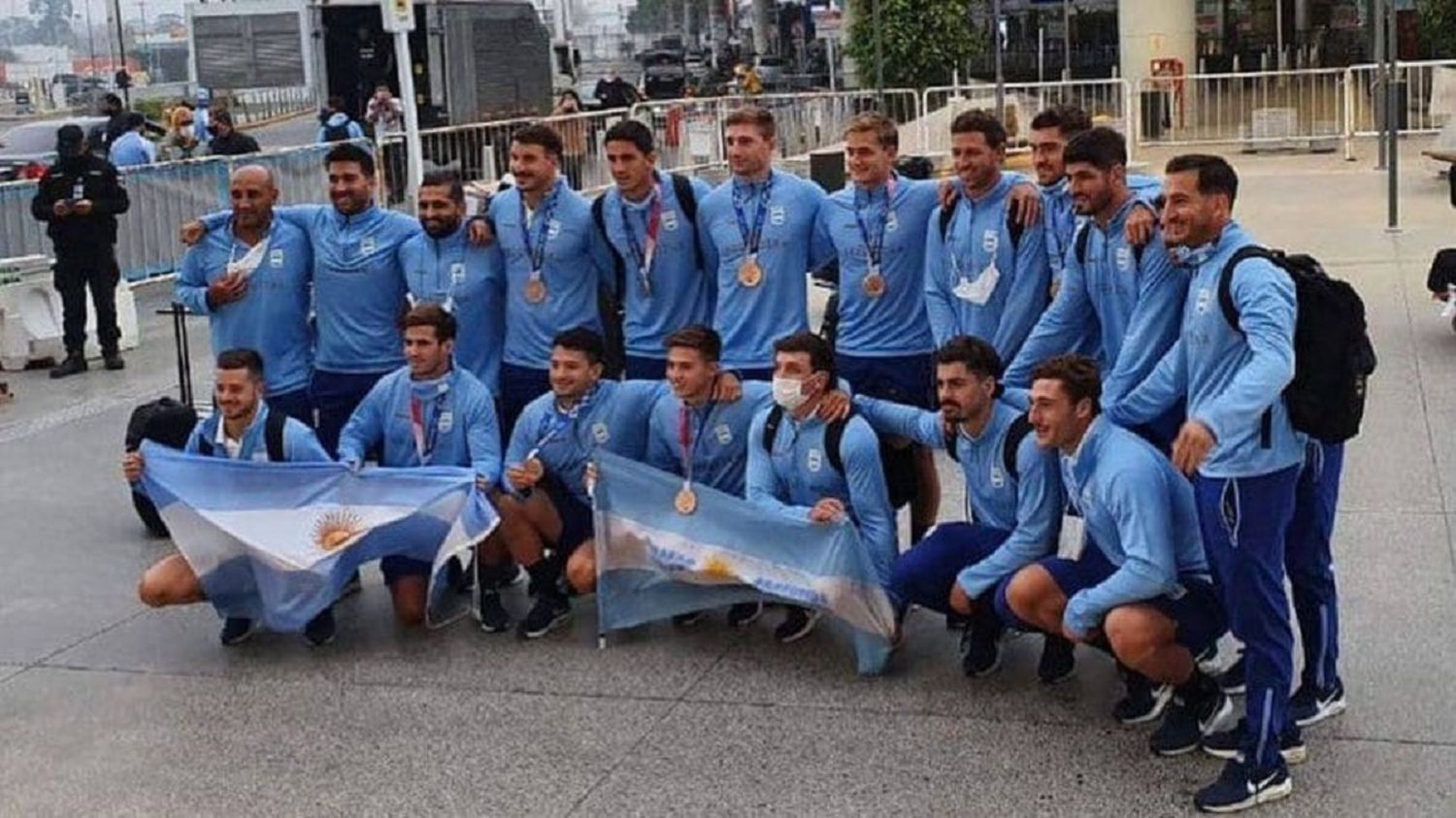 Después de la medalla de bronce, Los Pumas 7 regresaron al país