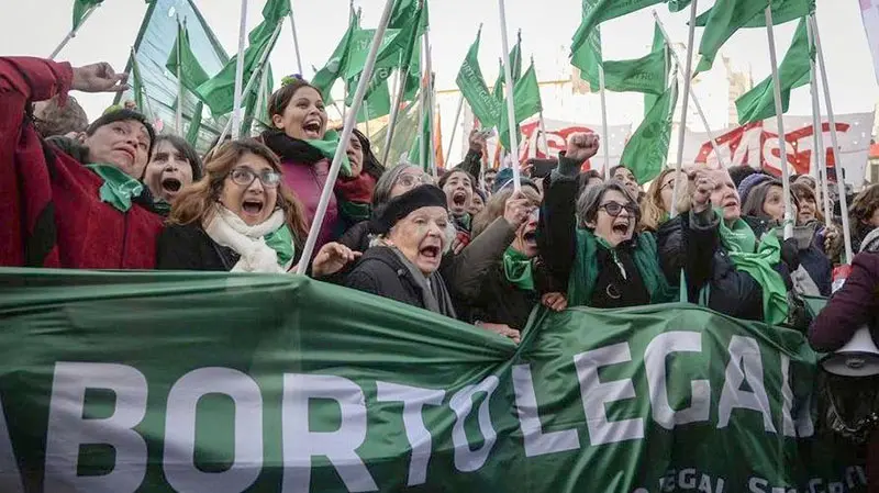 Hipocresía, vergüenza y retroceso en torno al aborto, un tema que continúa dando de hablar