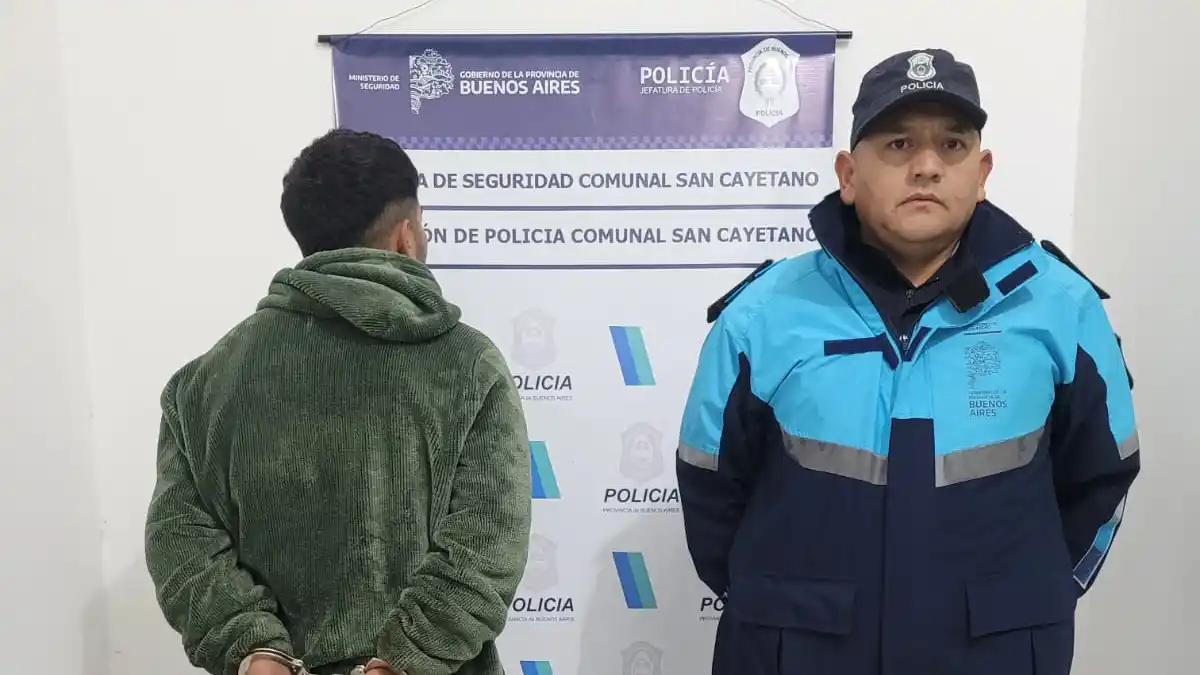 Aprehendieron a un hombre mientras rompía los vidrios de una vivienda