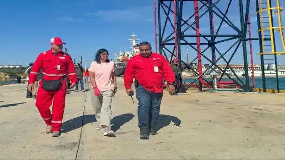 DELCY RODRÍGUEZ inspecciona el Centro de Refinación de Paraguaná