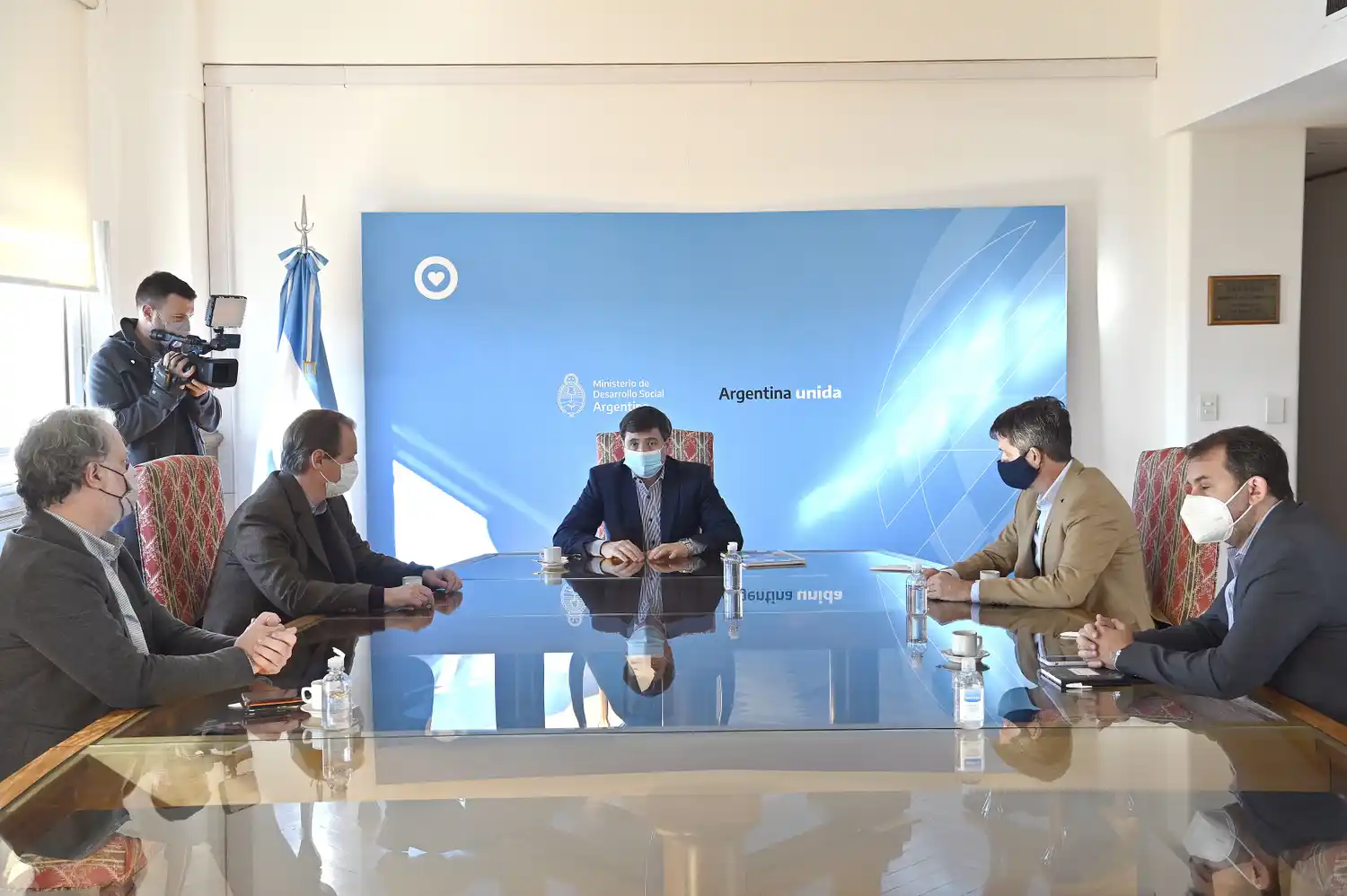 Bordet propone beneficios para los trabajadores