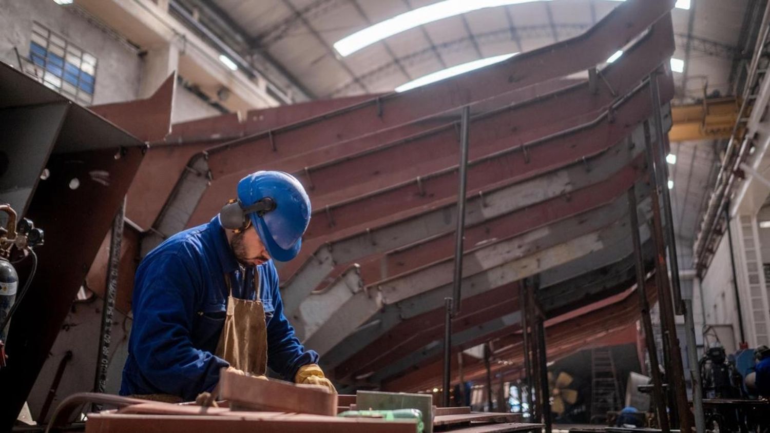 La economía cerró 2023 con una caída acumulada del 1,6%