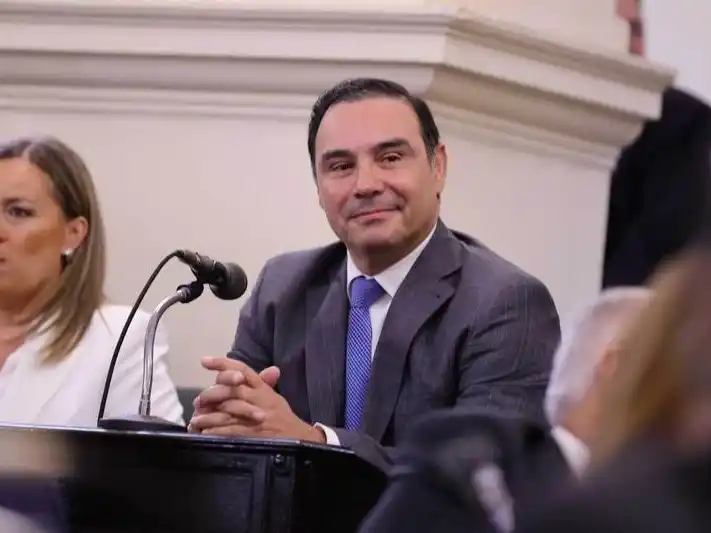 “Hay argentinos a los que le toca ver 
el vaso lleno y a otros, el vaso vacío”