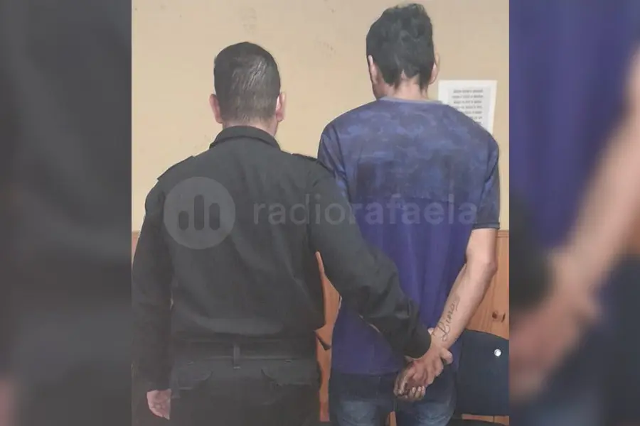 Lo vieron en actitud sospechosa: quedó aprehendido con una causa por encubrimiento