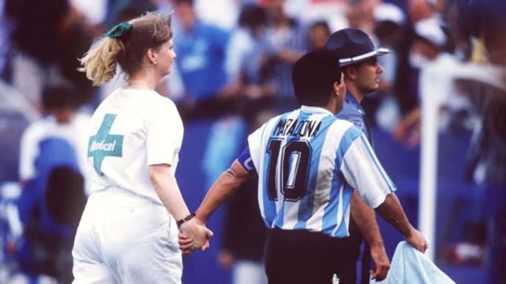 A 30 años del último partido de Maradona en la Selección: la historia de la enfermera que lo llevó al antidoping