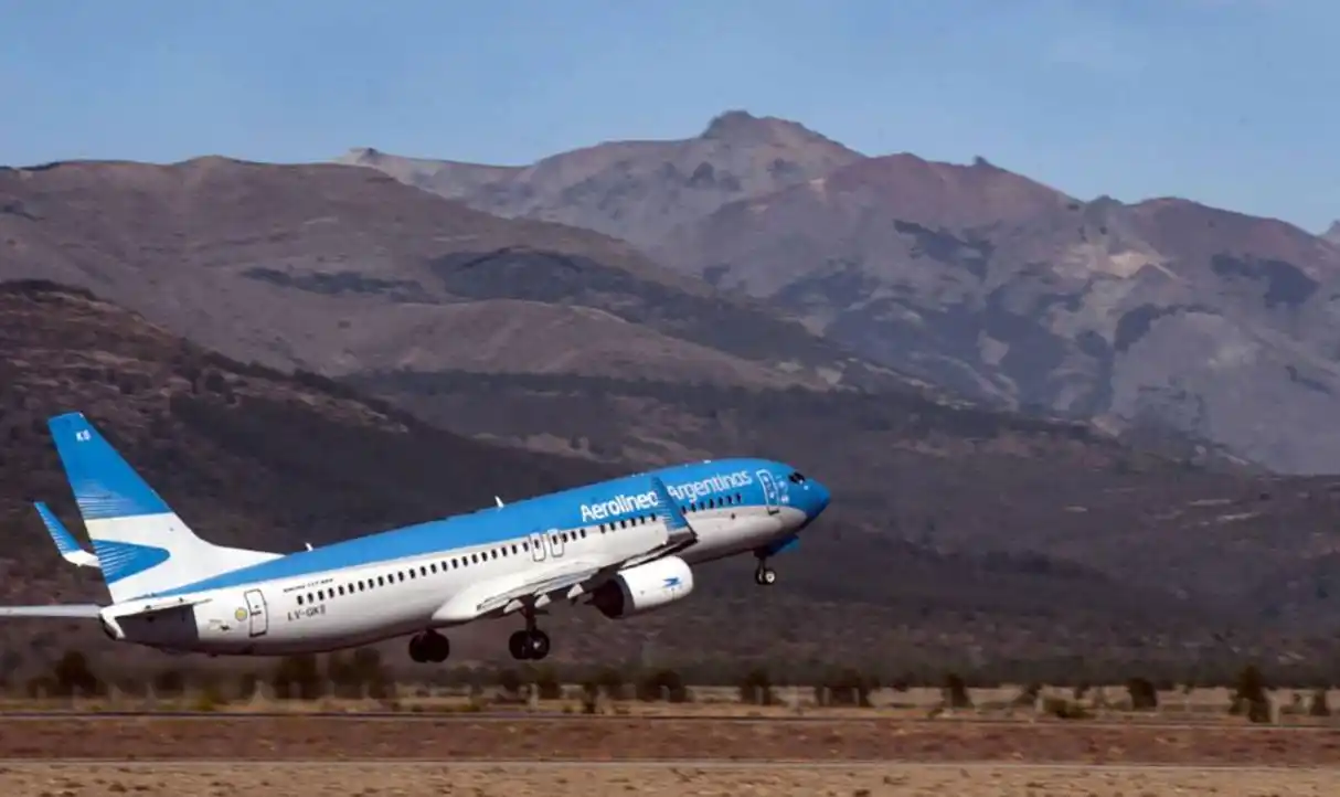 Aerolíneas Argentinas transportó casi 2,4 millones de pasajeros entre enero y febrero