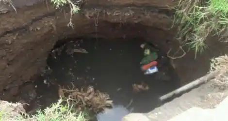 Pozo peligroso en Bajo Puerto