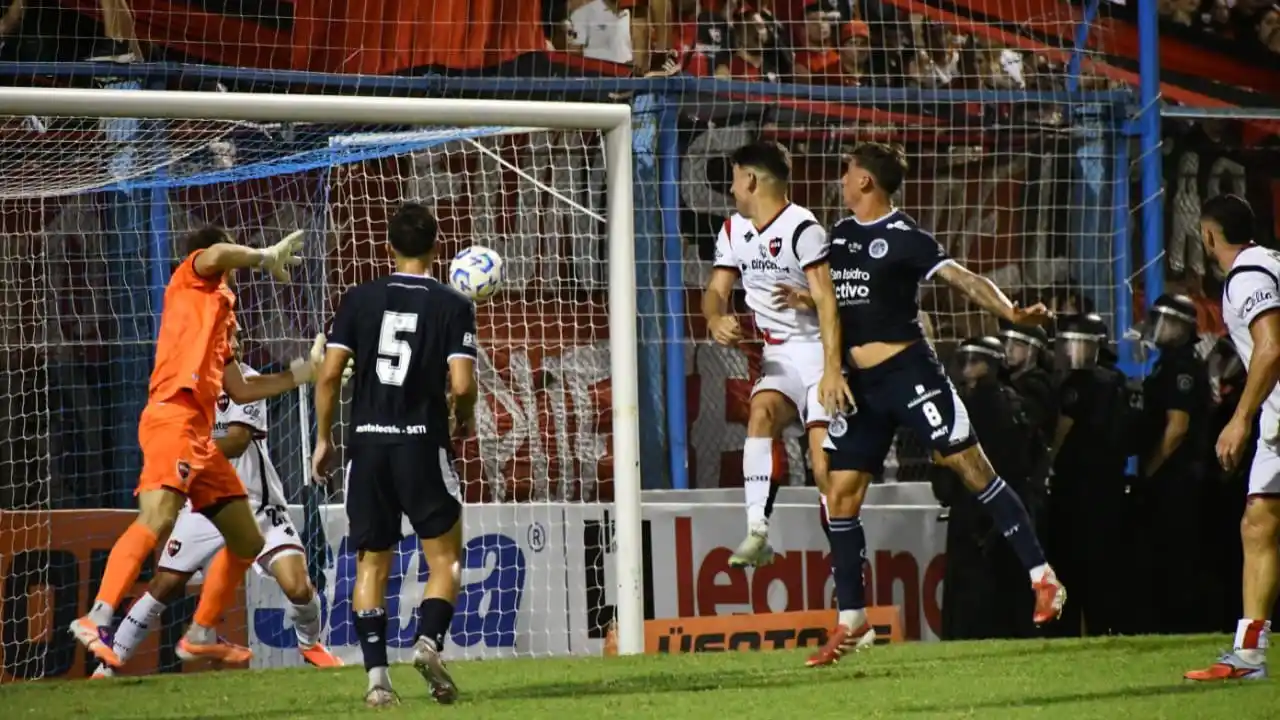 Otro duro golpe para Newell's: cayó 2-0 ante Acassuso y quedó eliminado de la Copa Argentina