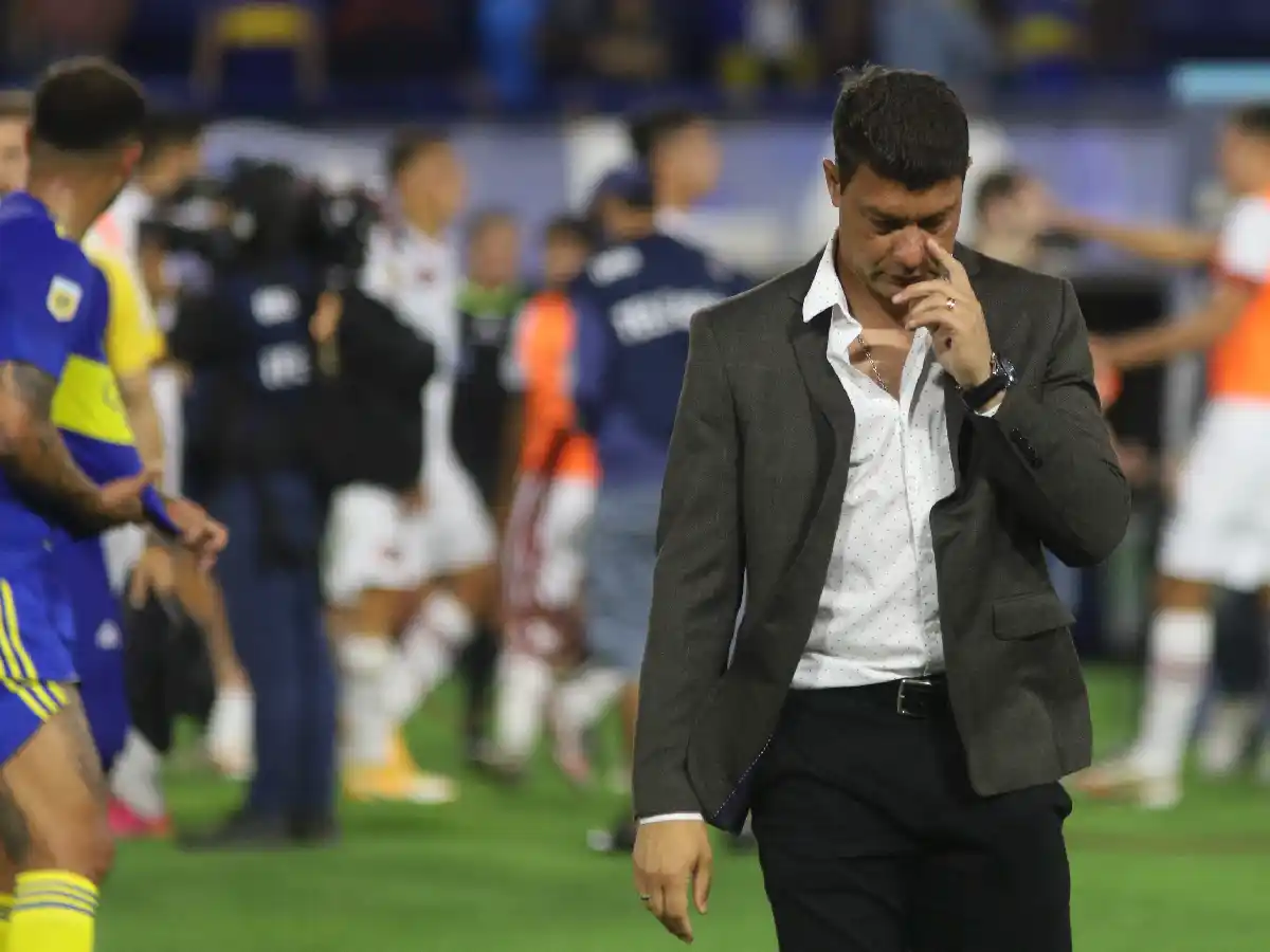 Battaglia charló con el plantel y pidió compromiso