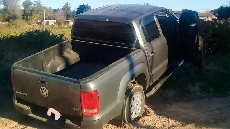 Rojas escapó este viernes por la tarde de la cárcel de Victoria; saltó un portó y subió a una Volkswagen Amarok que luego dejó abandonada  