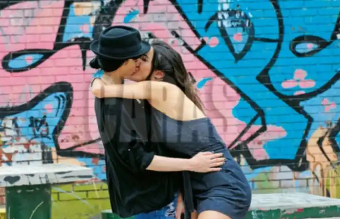 Las fotos "calientes" de Andrea Rincón y su novia