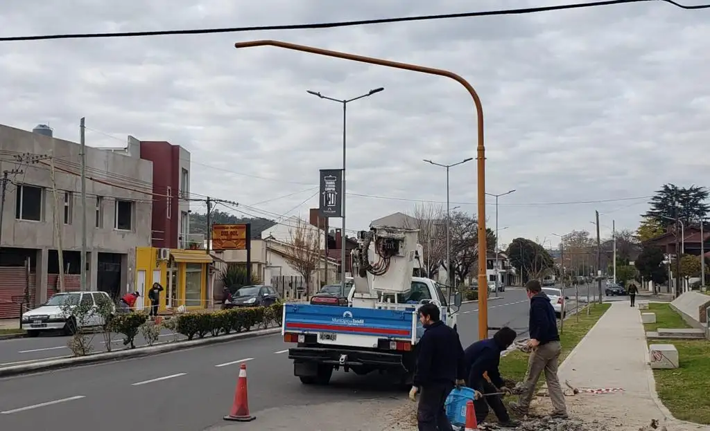 El Municipio avanza con la semaforización de avenida Alvear