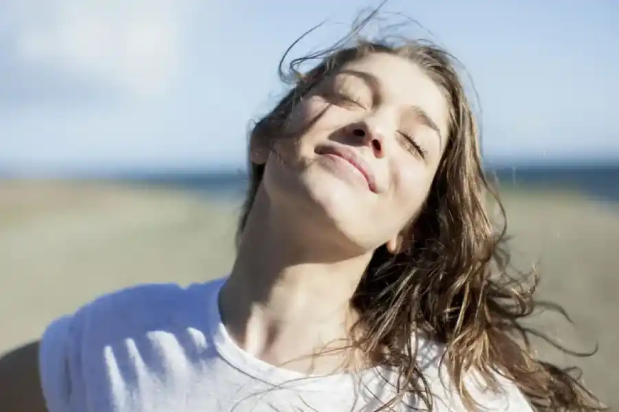 Nueve frases para ganar confianza emocional, según una psicóloga de Harvard