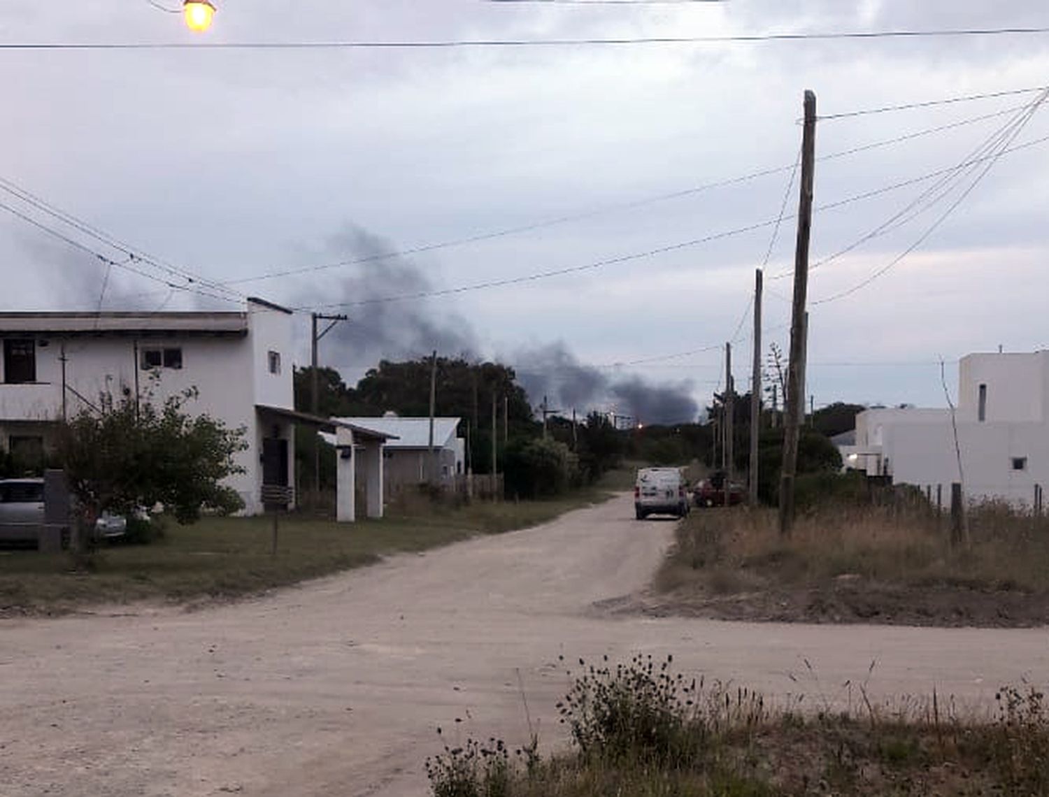 Incendio en una cava, entre la ruta 88 y el Golf Club
