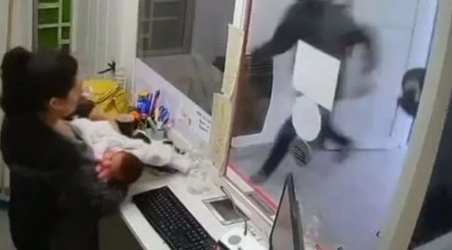 Habló la mujer que sufrió violento asalto mientras le daba la teta a su bebé