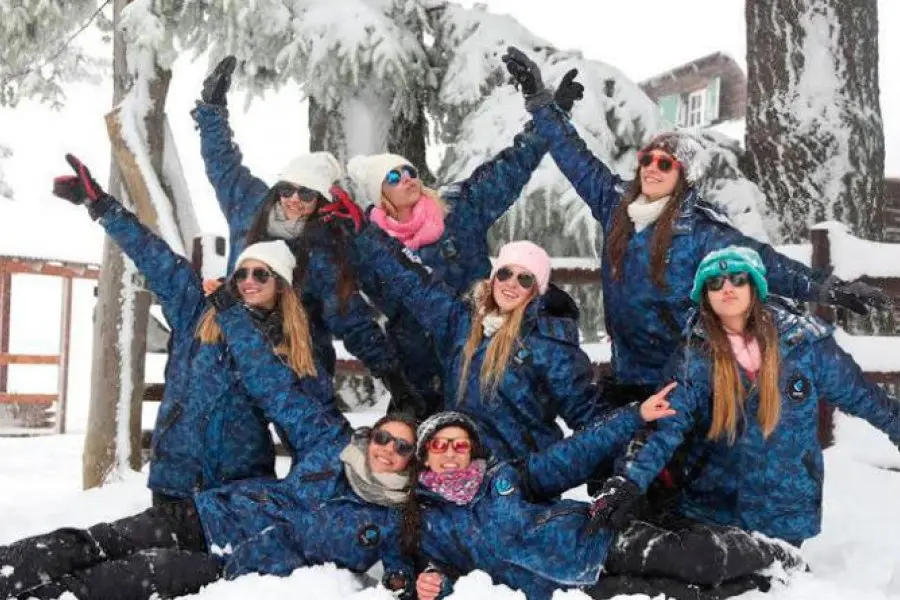 Viajes de egresados, en peligro por los altos costos: ¿cuánto cuesta Bariloche?