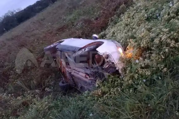 Misterio en Nelson: volcaron un auto y lo abandonaron en la banquina de la ruta nacional 11