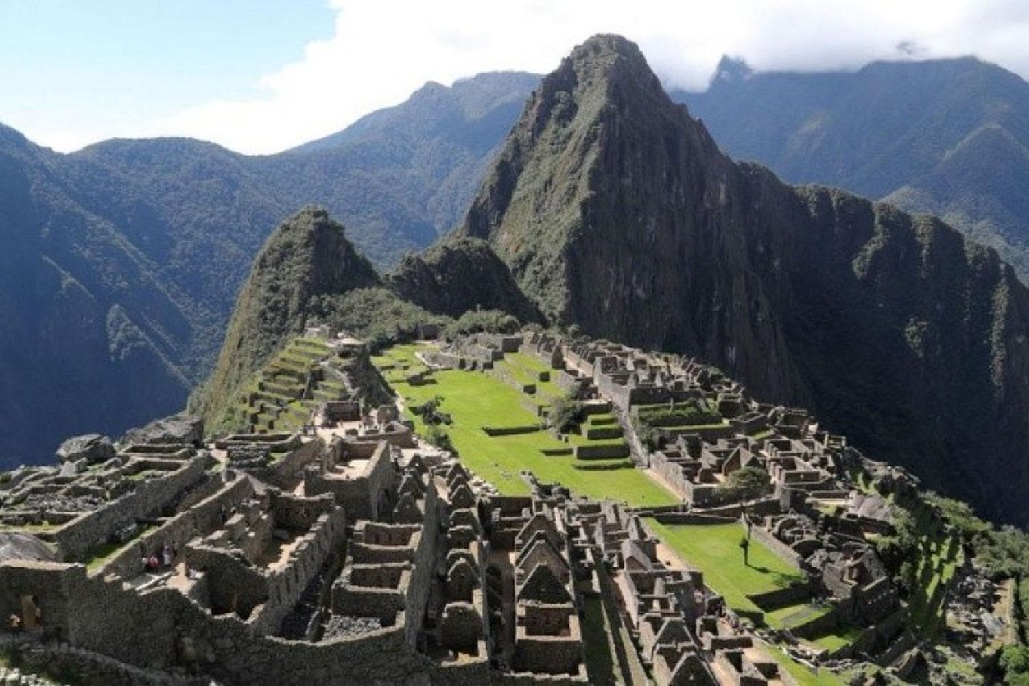 Paro indefinido en Machu Picchu obligó a evacuar a cientos de turistas