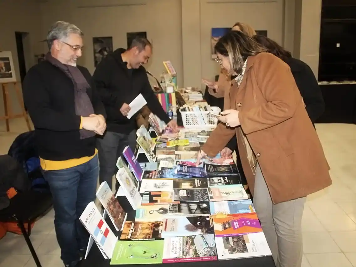 La Feria del Libro “Mágica” se desarrolló en dos jornadas de cultura, homenaje y encuentro