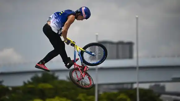 MEDALLA DE PLATA para Daniel Dhers en el debut de los Juegos Olímpicos del BMX Freestyle