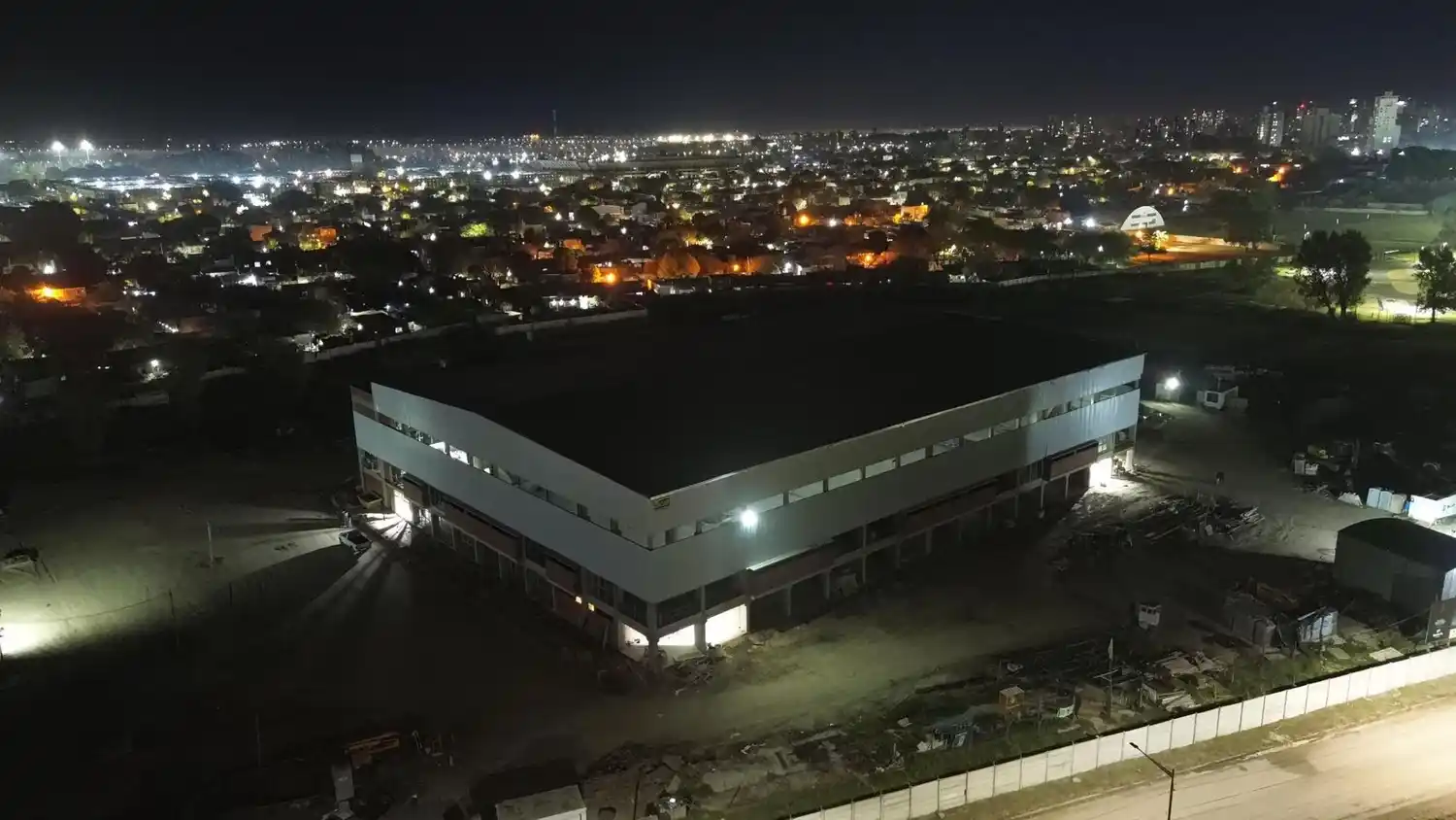 El Estadio Multipropósito puede verse al pasar por la circunvalación
