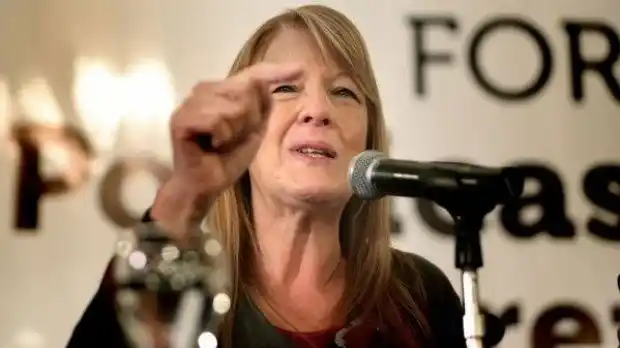 Stolbizer acusa a Cristina otorgarle irregularmente áreas petroleras a Báez