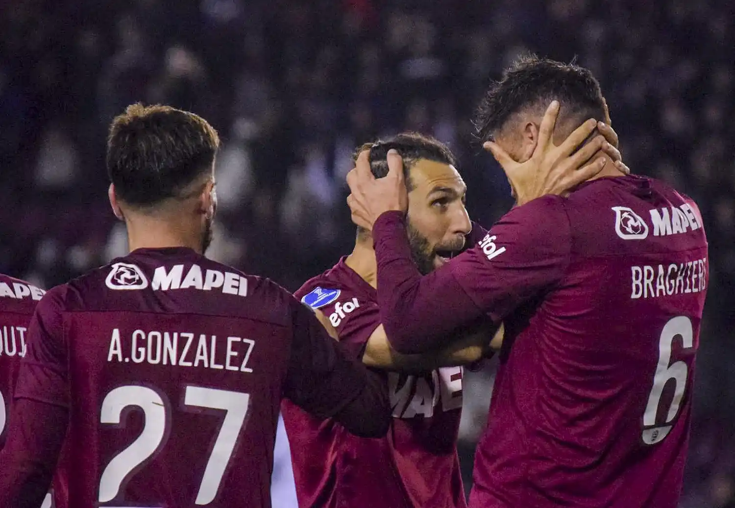 Lanús se metió en octavos