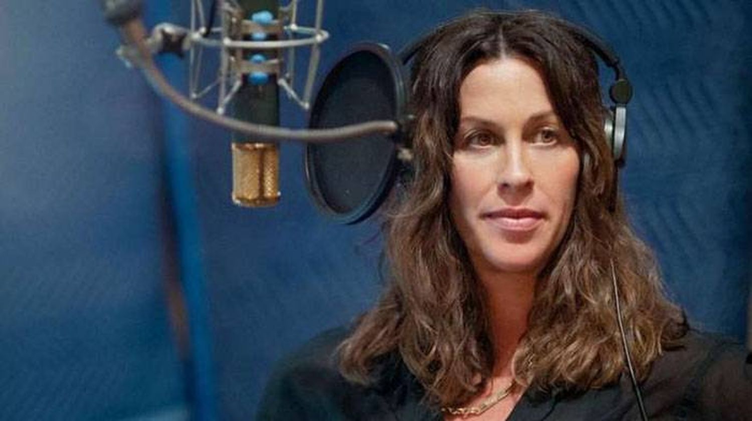 Alanis Morissette rompió el silencio y conto que fue abusada por varios hombres a los 15 años