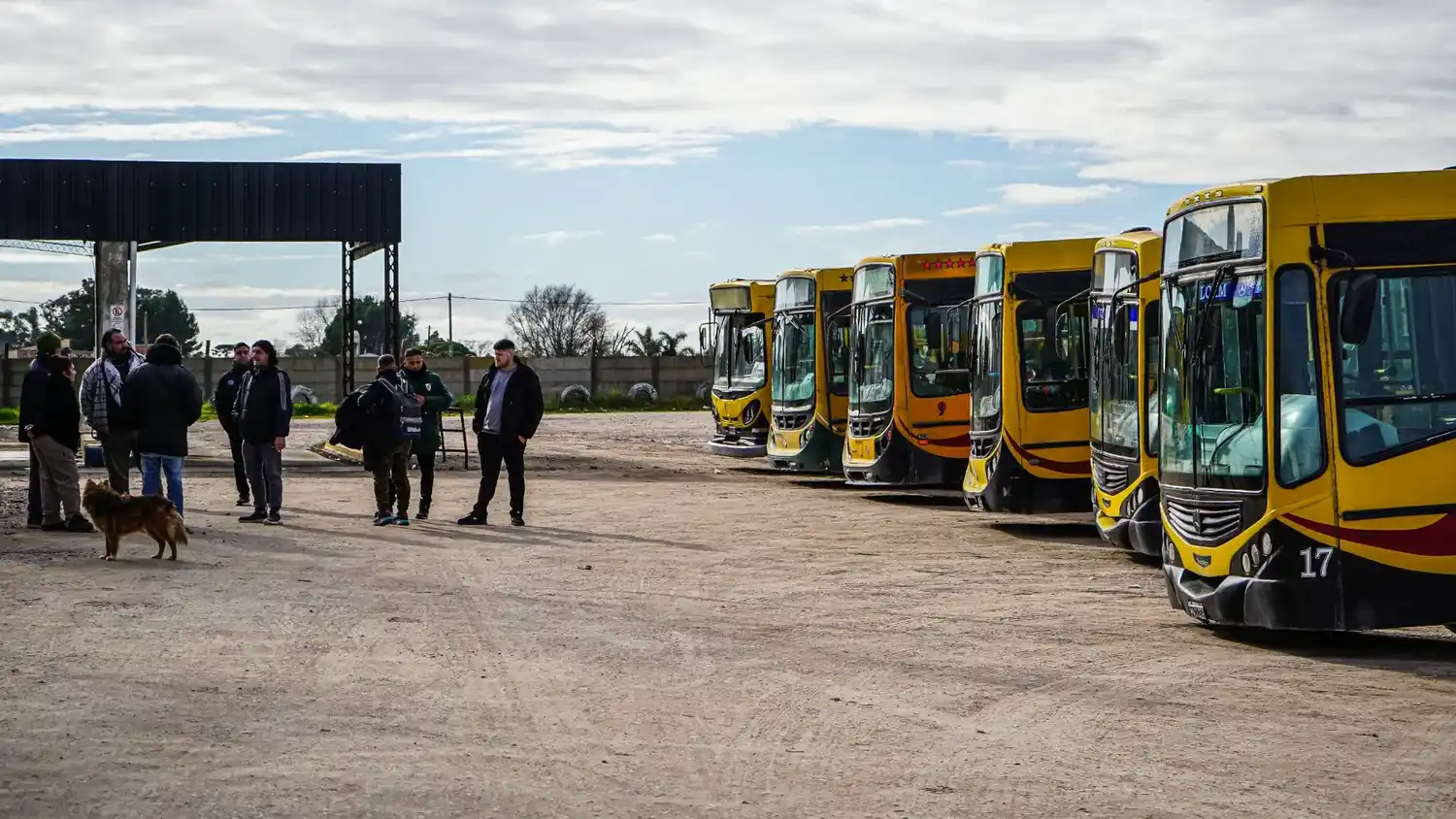 Colectivos: comenzó una retención de tareas hasta las 5 de la mañana del jueves