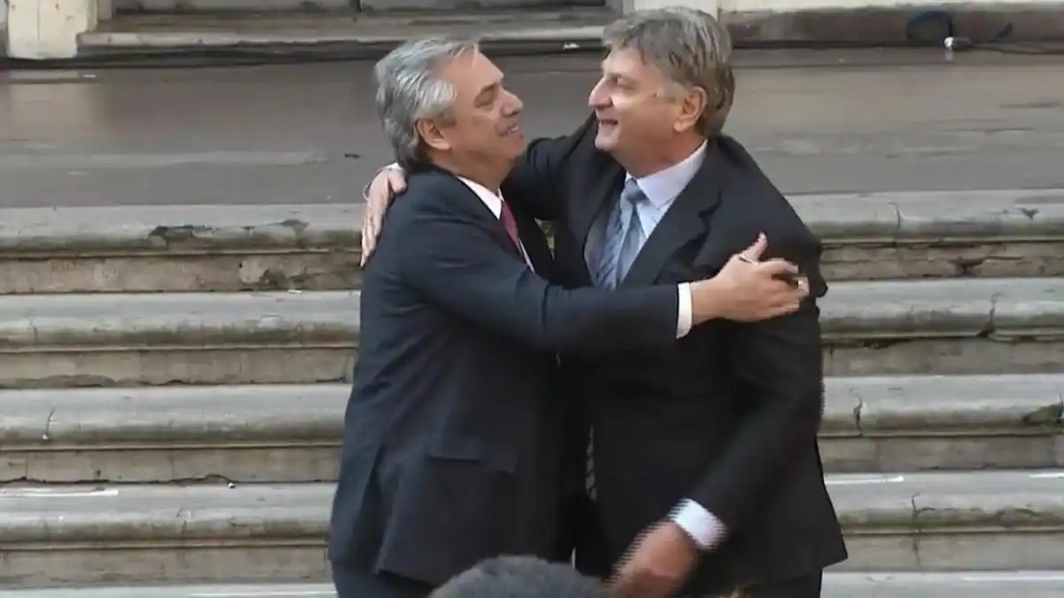 Alberto Fernández se funde en un abrazo con Sergio Ziliotto
