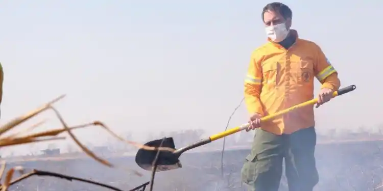 Los ruralistas entrerrianos le avisan con tiempo que hay mucho peligro de incendios en las islas del delta