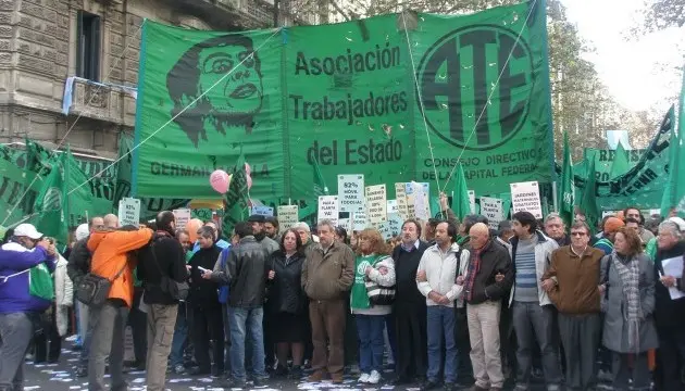 Paro y marcha de ATE en reclamo de aumento salarial