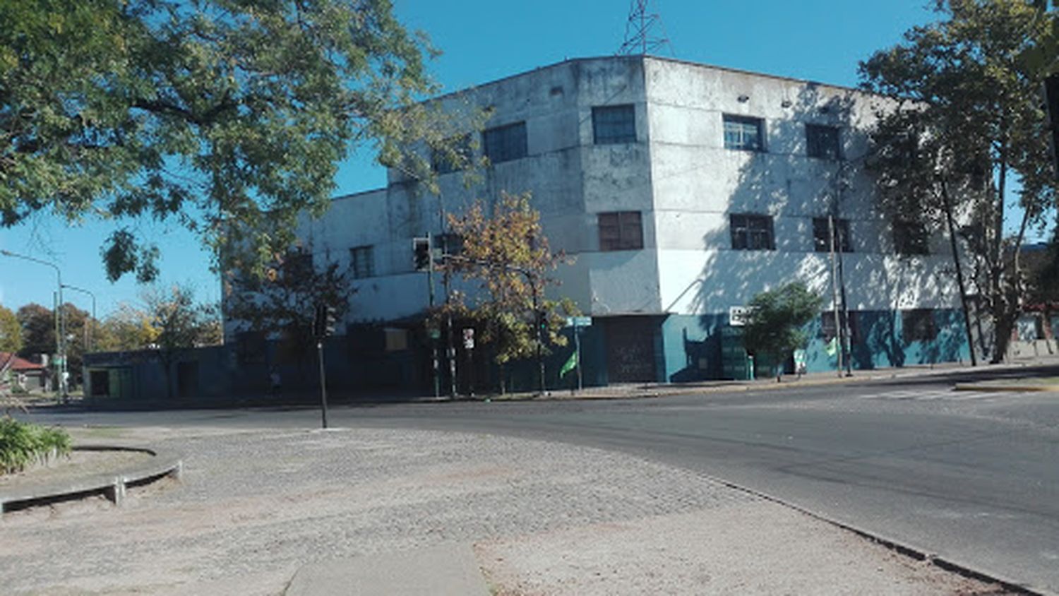 El Colegio Cristiano Evangélico Príncipe de Paz está situado en La Plata.