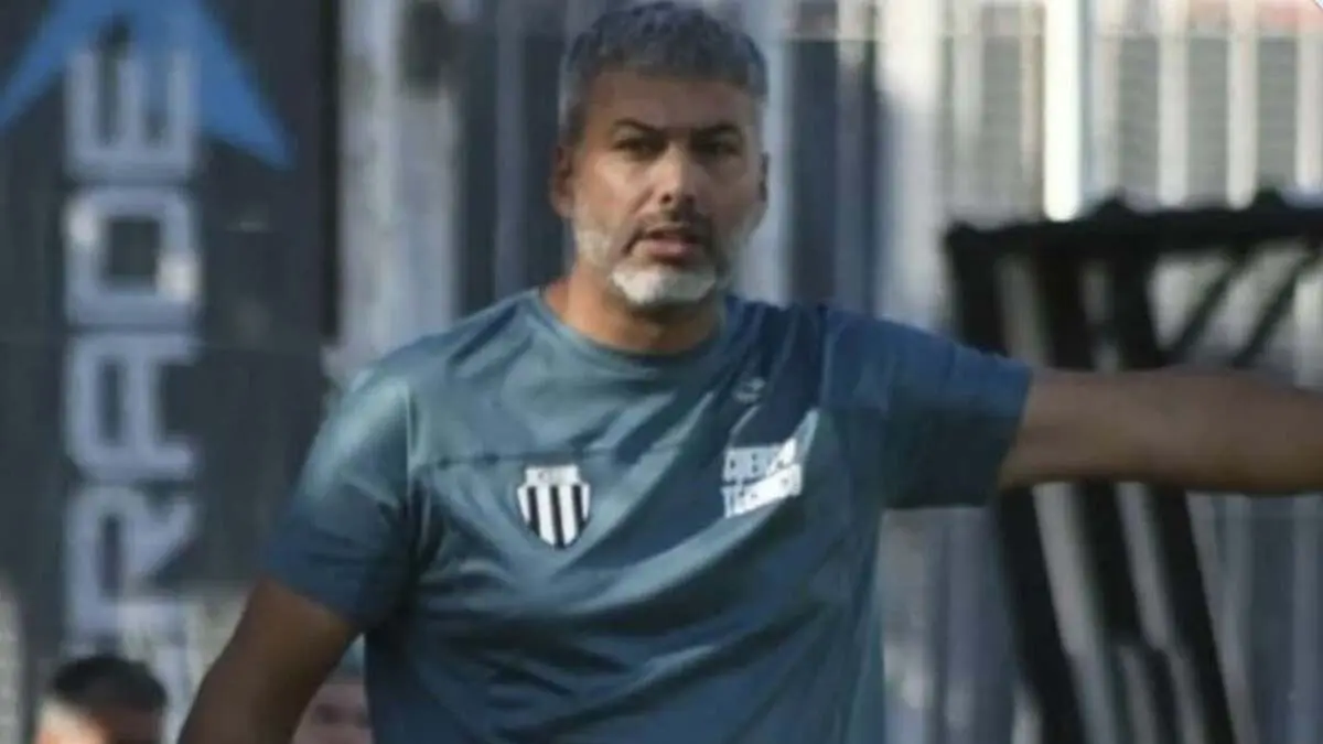 DT de Liniers fue denunciado por pedirle fotos íntimas a un menor