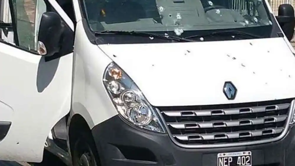 Acribillaron a un empresario en plena calle para robarle 6 millones de pesos