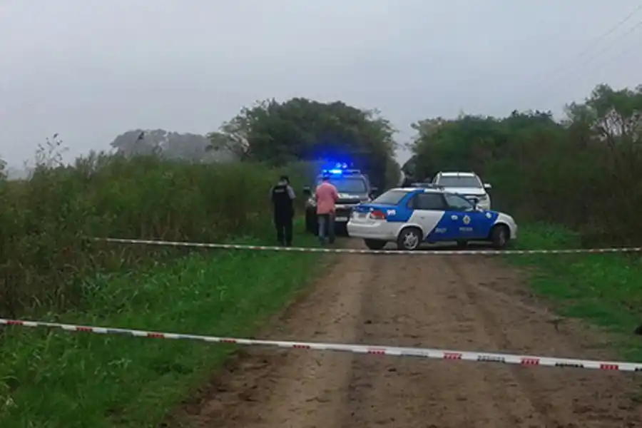 Oliveros: hallaron un ataúd semienterrado en la afueras del cementerio