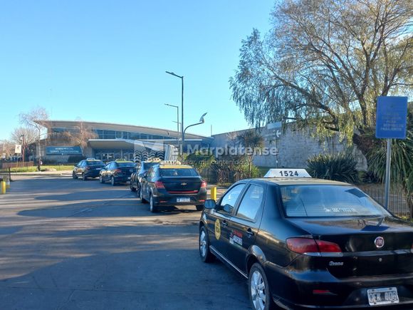 Los fines de semana largos no benefician a los taxistas de Mar del Plata