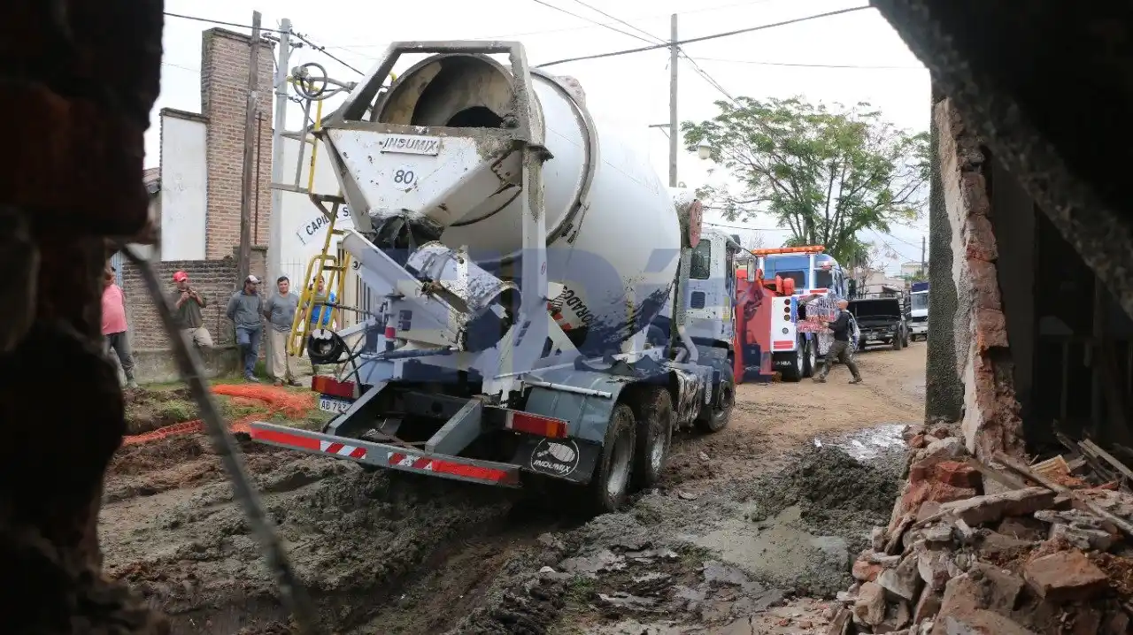 Así quedó el antiguo almacén que fue impactado por el camión