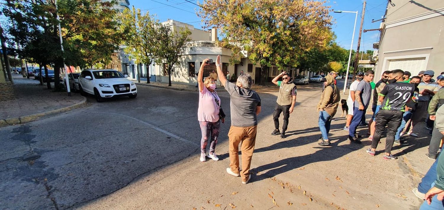 Repudio generalizado a Julio Cabaleyro y Camioneros por la agresión a Lilí Berardi