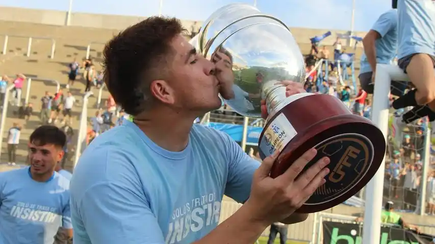 Khalil Caraballo jugará la Primera Nacional con Bolívar