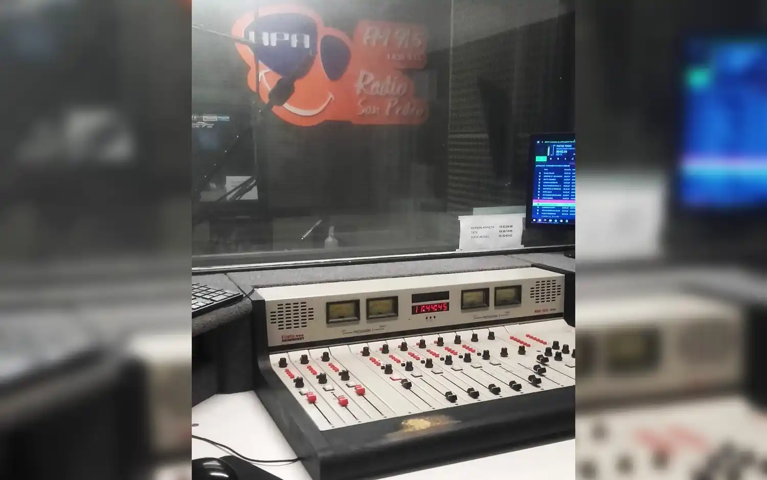 Robaron la billetera al operador de APA mientras estaba en vivo