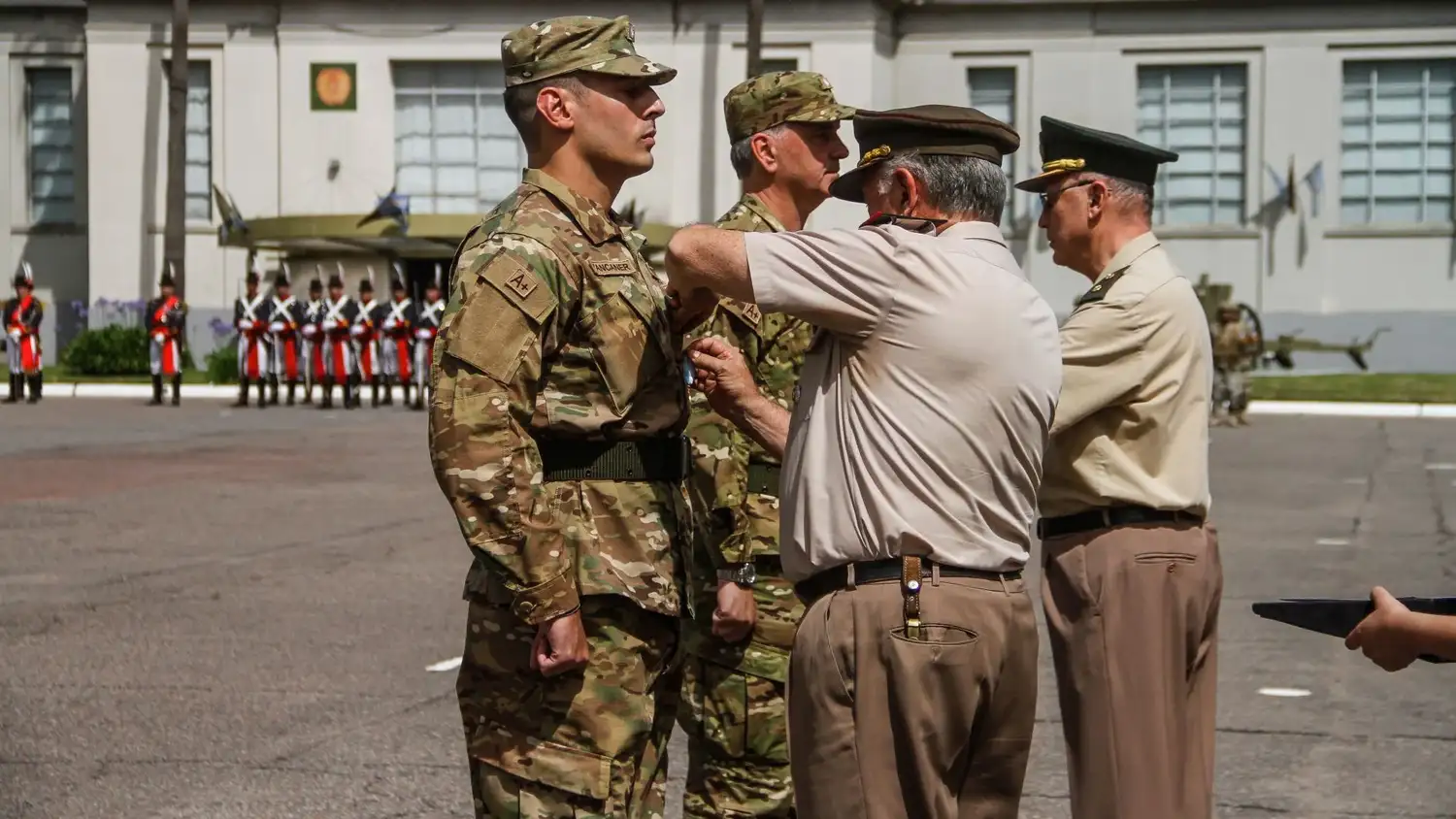 El Gobierno anunciará un aumento salarial de entre 7% y 10% para militares y fuerzas de seguridad