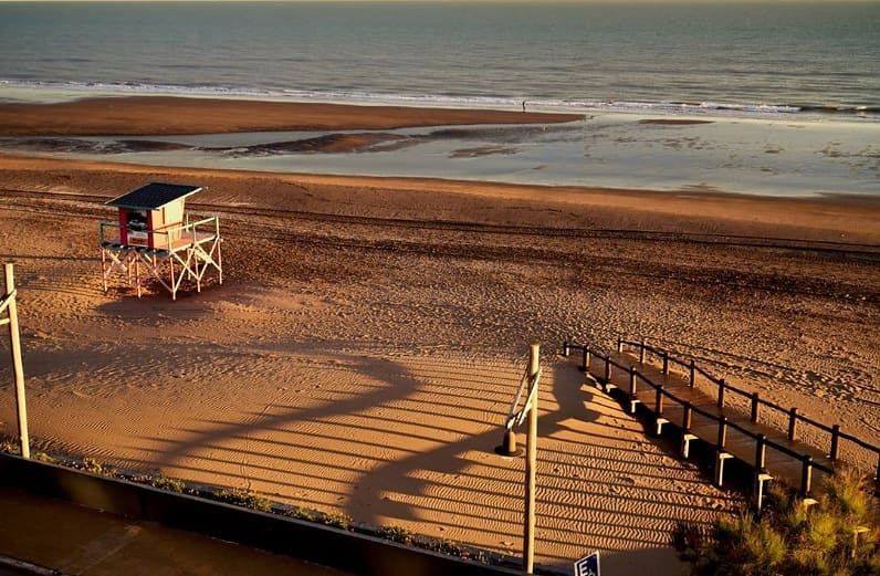 "Vamos a insistir para que al meterse al mar el agua no supere la línea del pecho", afirmó guardavida bonaerense