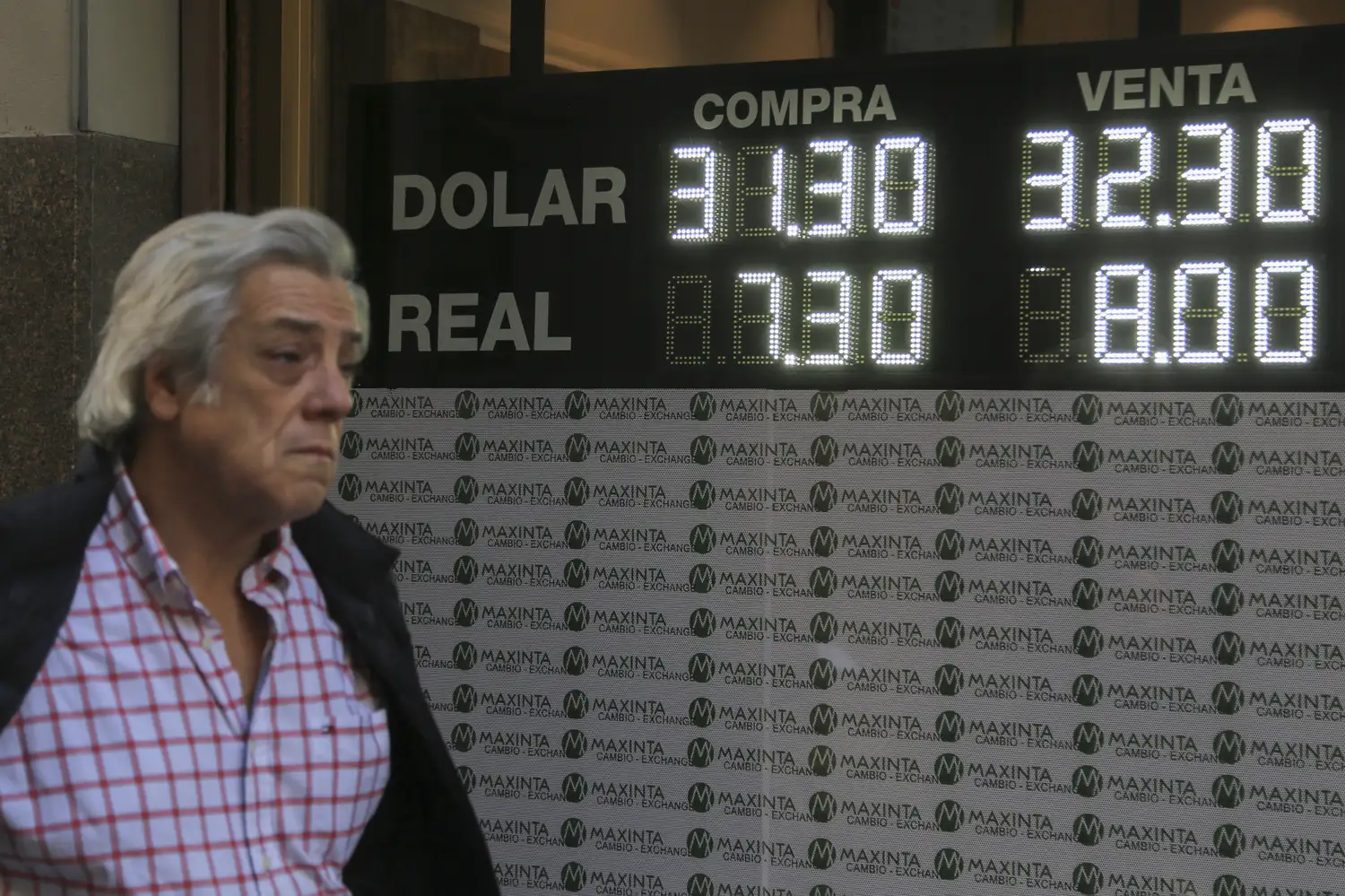 El dólar escaló por encima de los 32 pesos pese a las nuevas ventas de reservas 